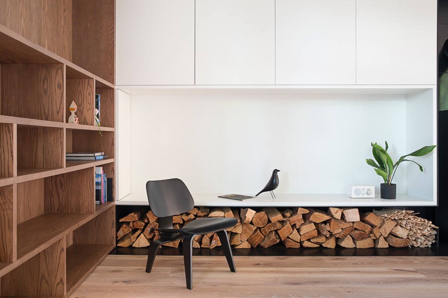 Image 10 001 1928 LUMO