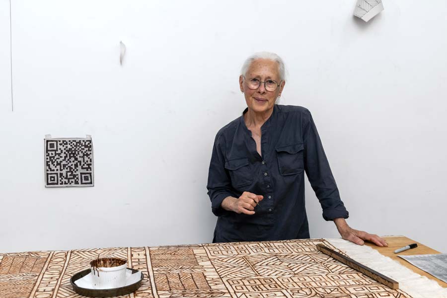Robin White in the studio. cag Robin White In the Studio