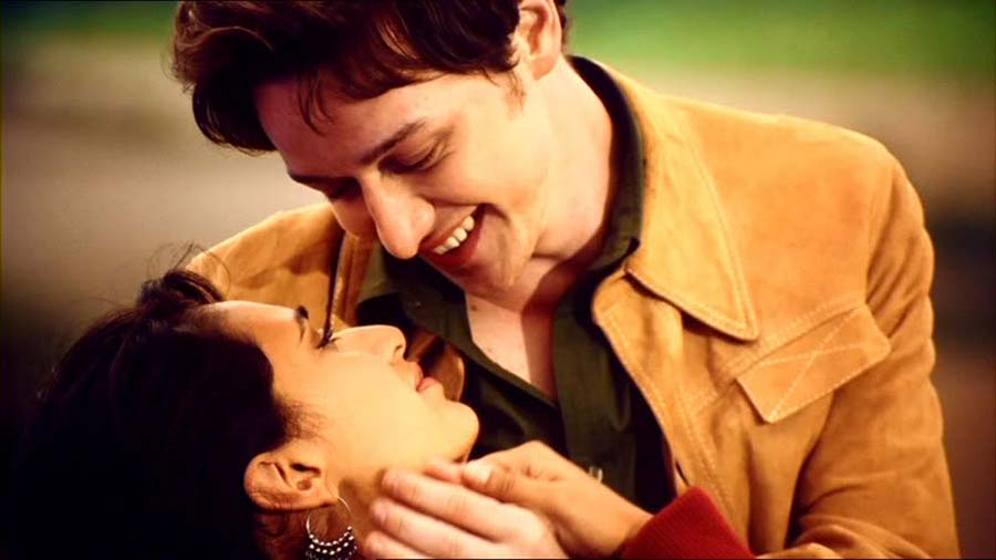 Bollywood Queen (2002) romeo and juliet bollywood queen
