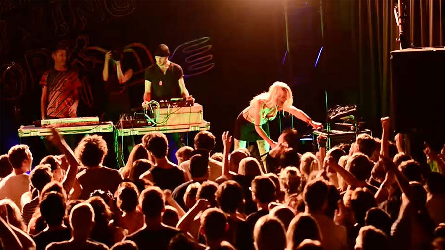 Minuit Final Fling live video