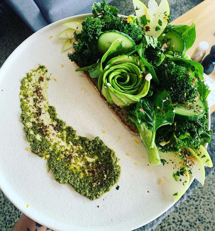 Moment Café Moment green toast web