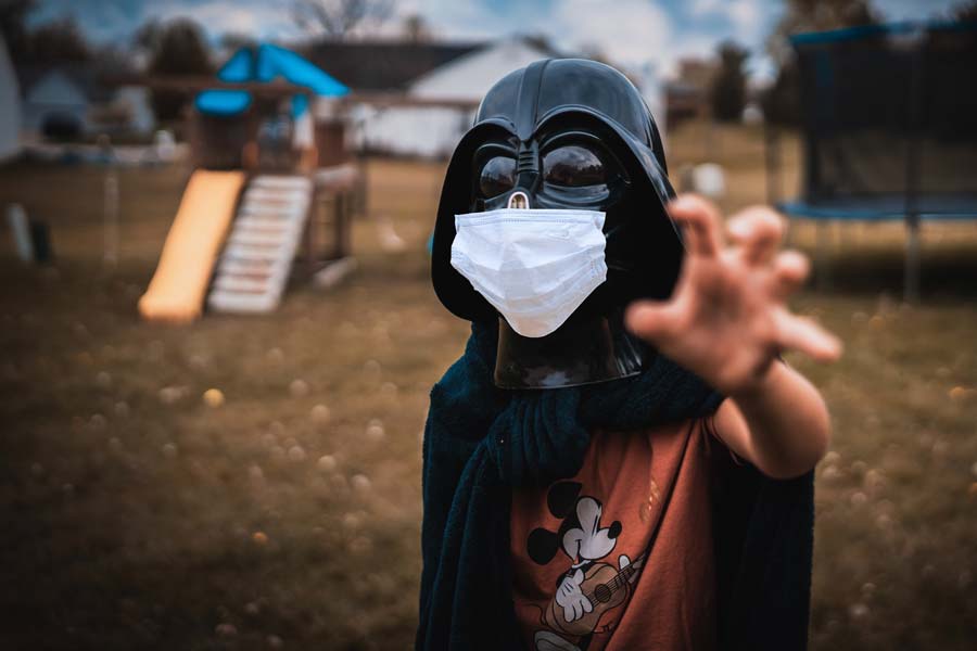 r d smith taQV2u1JM 4 unsplash mask web